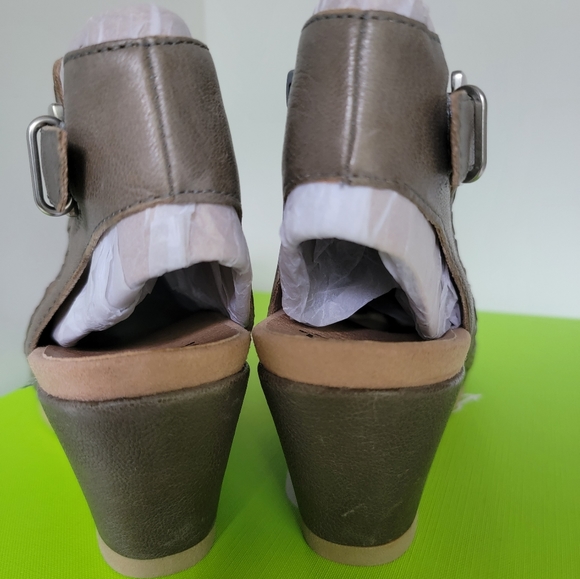 Earth Open Toe Booties - Picture 5 of 7